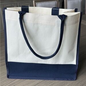 NWOT 🔵 Canvas Tote Bag with Cream and Navy Accents